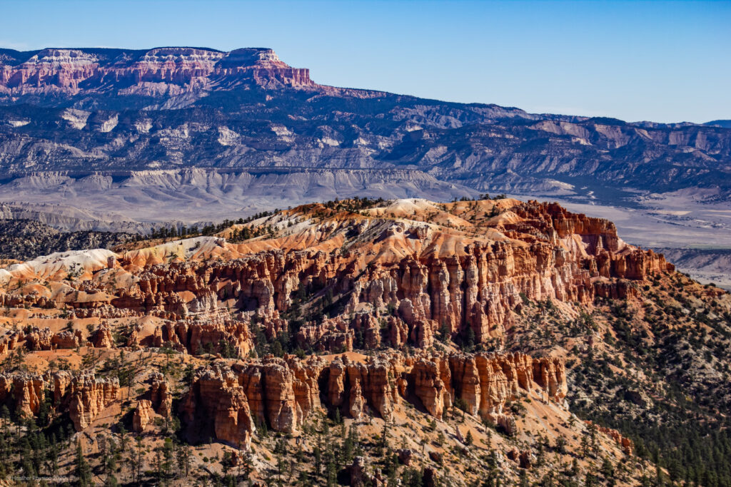 Colorful Plateau and Cliff Views at Bryce Canyon National Park